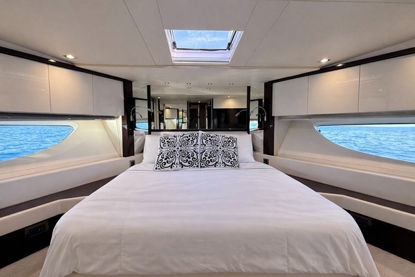 2019 Sunseeker 76