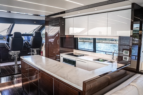 2019 Sunseeker 76