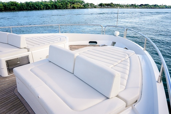 2019 Sunseeker 76