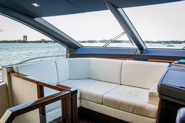 2019 Sunseeker 76