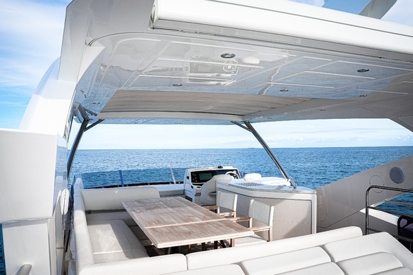 2019 Sunseeker 76