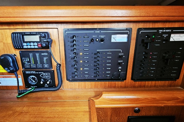 Channel Surfer 41ft Hunter Yacht For Sale
