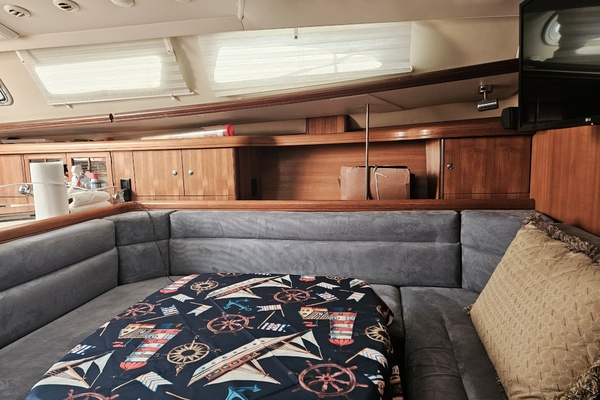 Channel Surfer 41ft Hunter Yacht For Sale