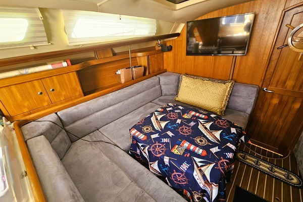 Channel Surfer 41ft Hunter Yacht For Sale