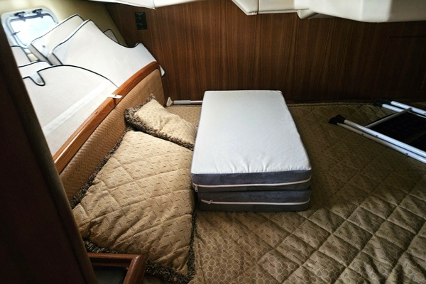 Channel Surfer 41ft Hunter Yacht For Sale