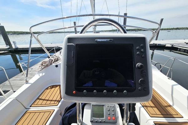 Channel Surfer 41ft Hunter Yacht For Sale