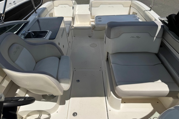 30ft Sea Ray Yacht For Sale