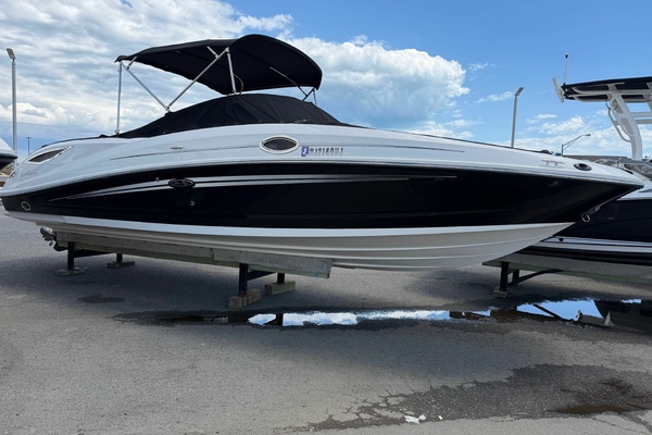 2013 Sea Ray 300 Sundeck