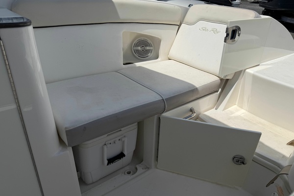 30ft Sea Ray Yacht For Sale