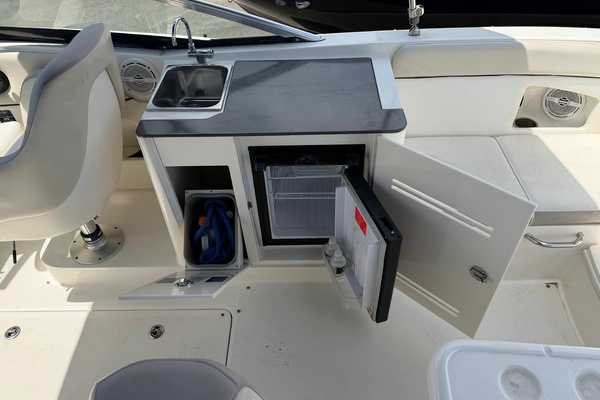 30ft Sea Ray Yacht For Sale