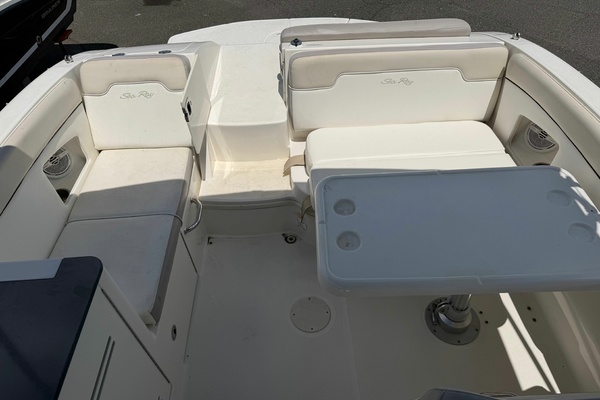 30ft Sea Ray Yacht For Sale