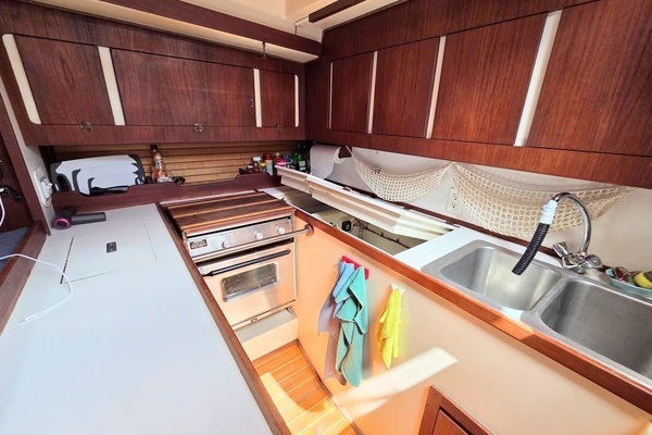 Radiance 41ft Morgan Yacht For Sale