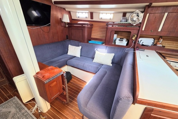 Radiance 41ft Morgan Yacht For Sale