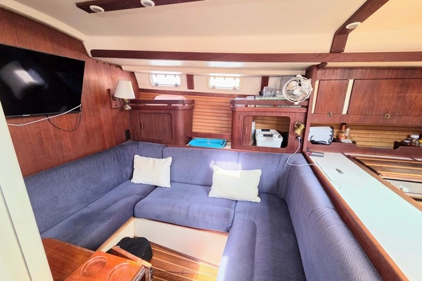 Radiance 41ft Morgan Yacht For Sale