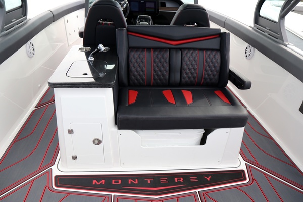 30ft Monterey Yacht For Sale