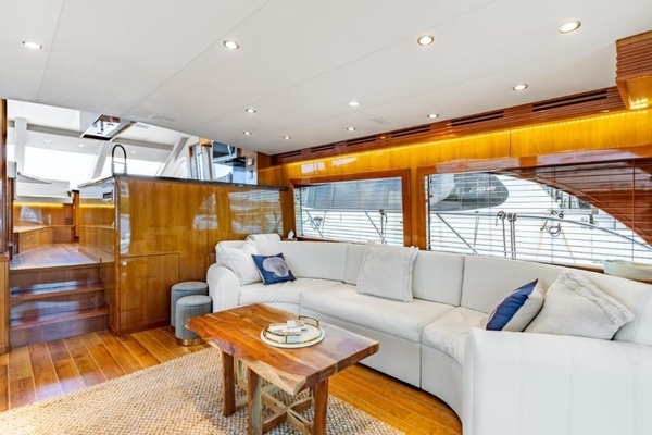 2011 Hatteras 64