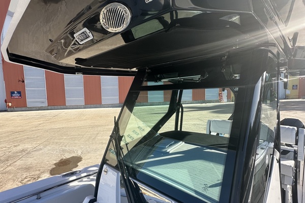 Blackfin 272 CC - T-Top