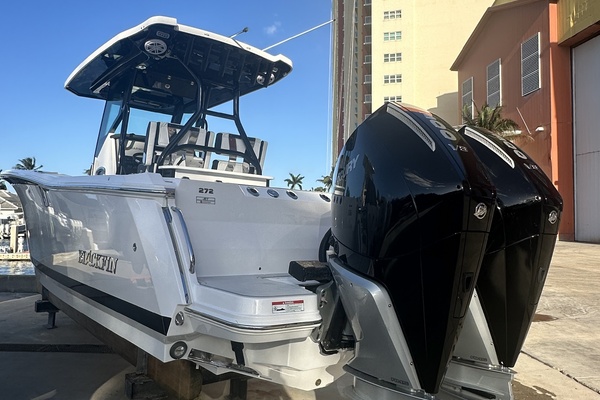 Blackfin 272 CC - Exterior Profile