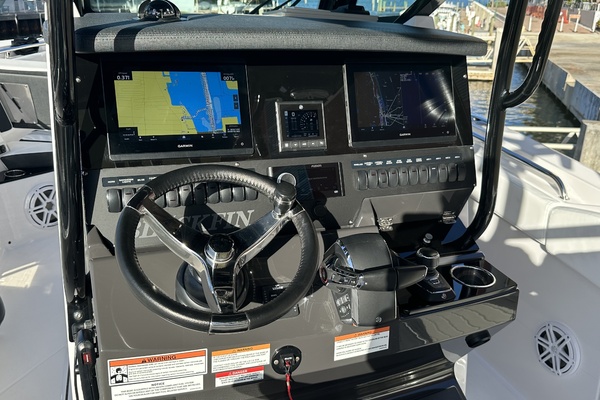 Blackfin 272 CC - Helm