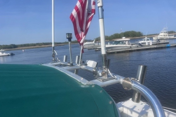 Photo of the 1999 Pursuit Denali 2860 "SWEET CLARALINE"