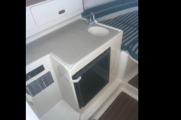 SWEET CLARALINE 28ft Pursuit Yacht For Sale