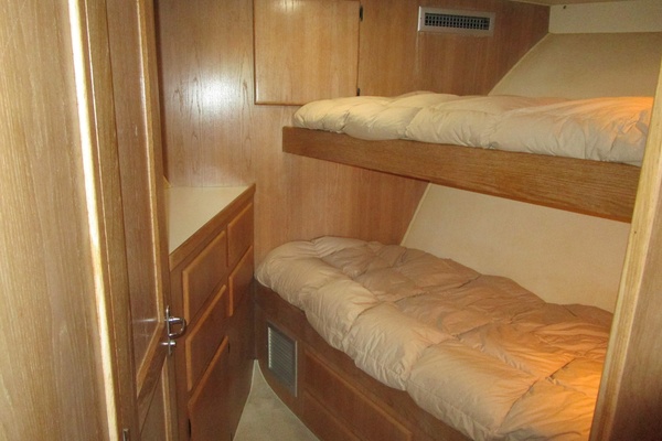 THIS OLD HATT 53ft Hatteras Yacht For Sale
