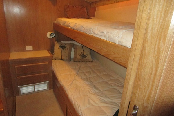THIS OLD HATT 53ft Hatteras Yacht For Sale