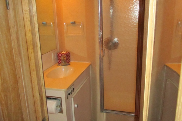 THIS OLD HATT 53ft Hatteras Yacht For Sale