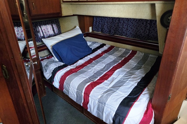 33ft Cruisers Yachts Yacht For Sale