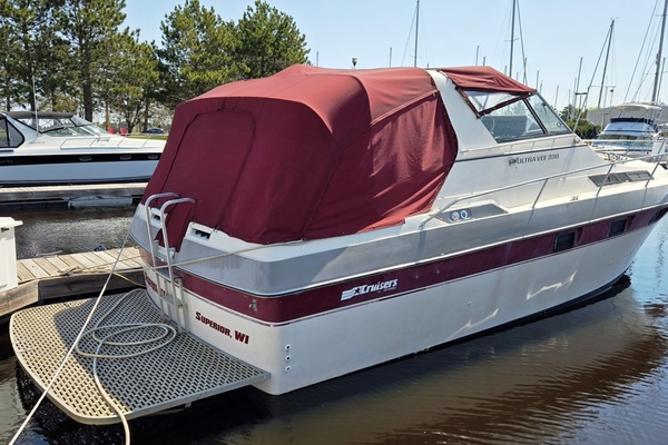 33ft Cruisers Yachts Yacht For Sale