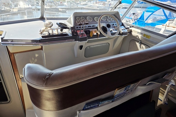 33ft Cruisers Yachts Yacht For Sale