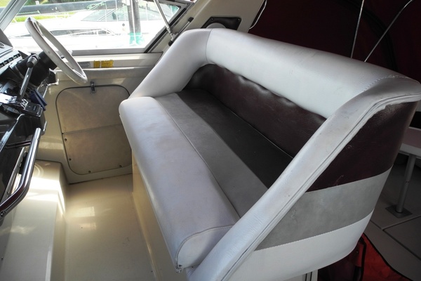 33ft Cruisers Yachts Yacht For Sale