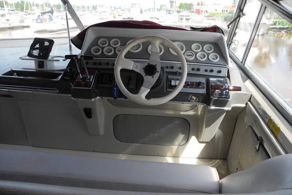 33ft Cruisers Yachts Yacht For Sale