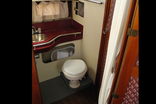 33ft Cruisers Yachts Yacht For Sale