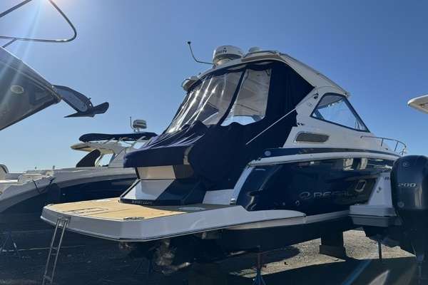 2016 Regal 35