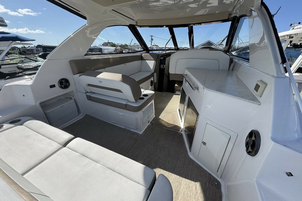 35ft Regal Yacht For Sale