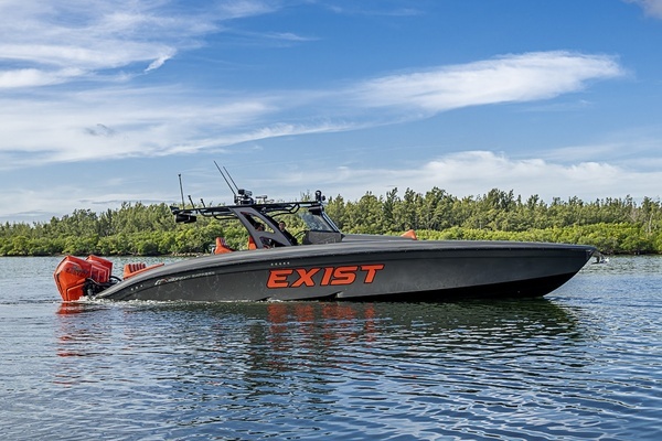 2021 Midnight Express 43