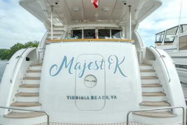 MAJESTIK 80ft Hatteras Yacht For Sale