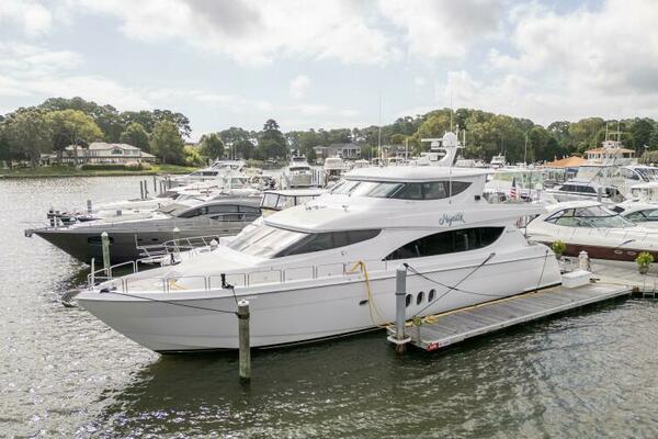 MAJESTIK 80ft Hatteras Yacht For Sale