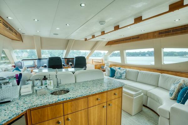 MAJESTIK 80ft Hatteras Yacht For Sale