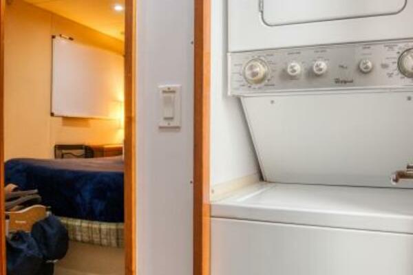 MAJESTIK 80ft Hatteras Yacht For Sale