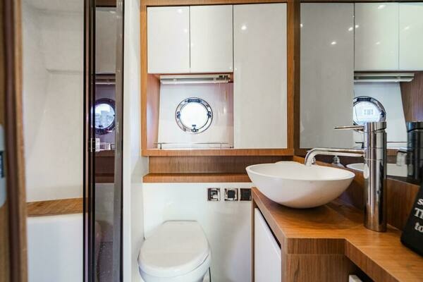 2016 Beneteau 49