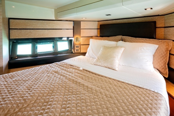 Azimut 58 Fly Yacht For Sale