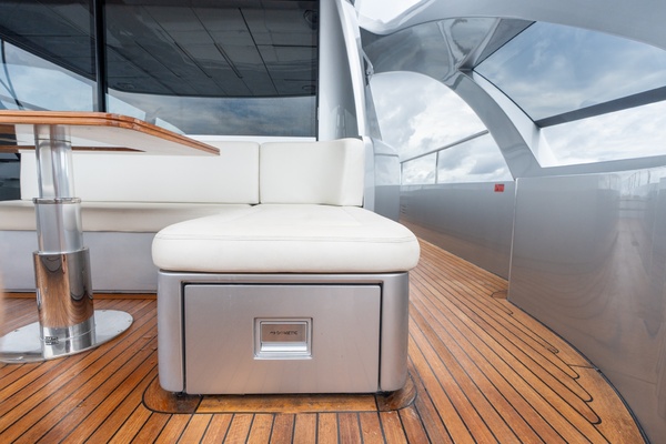 83ft Pershing Yacht For Sale