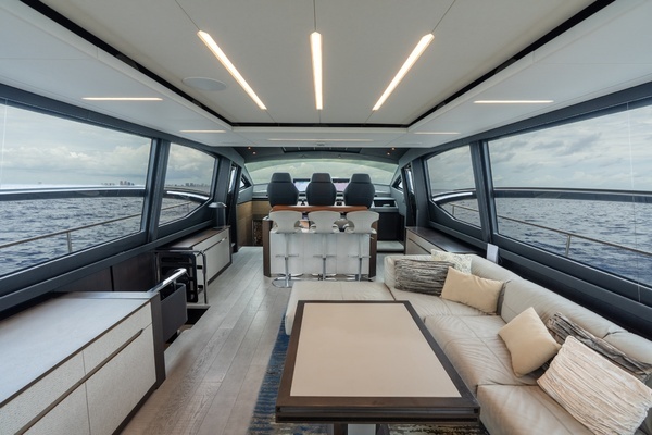 Pershing 8X Yacht For Sale
