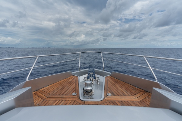 83ft Pershing Yacht For Sale