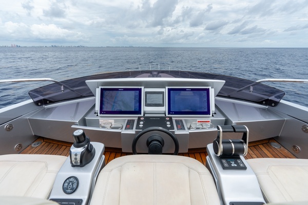 83ft Pershing Yacht For Sale