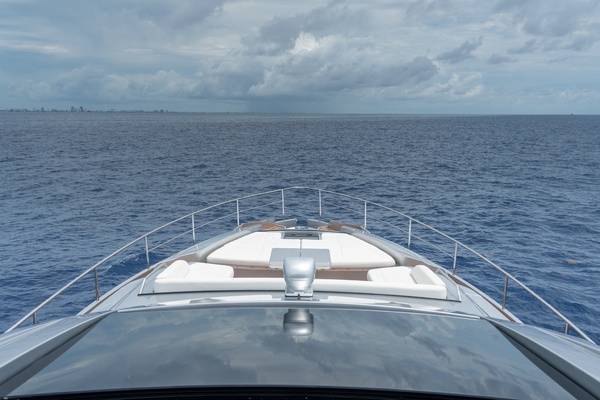 83ft Pershing Yacht For Sale