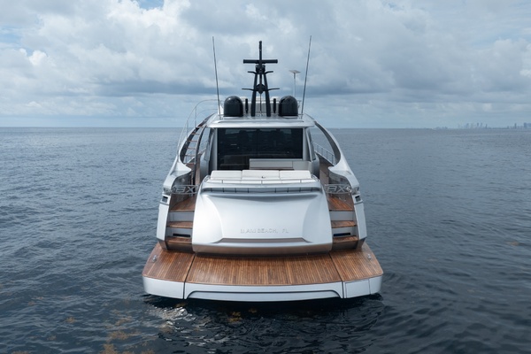83ft Pershing Yacht For Sale