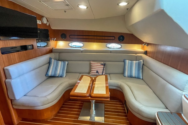 2004 Tiara 3800 Open folding salon table